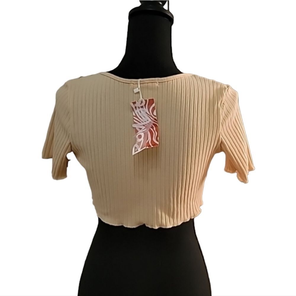 Romwe Crop Top  - Picture 3 of 3